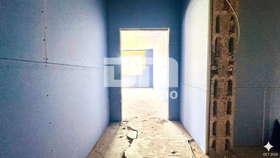 Teilsaniertes 1 - 2 Familienhaus + Fertige Projektierung auf großem Grundstück in Traumlage - EG Flur / Diele teilsaniert